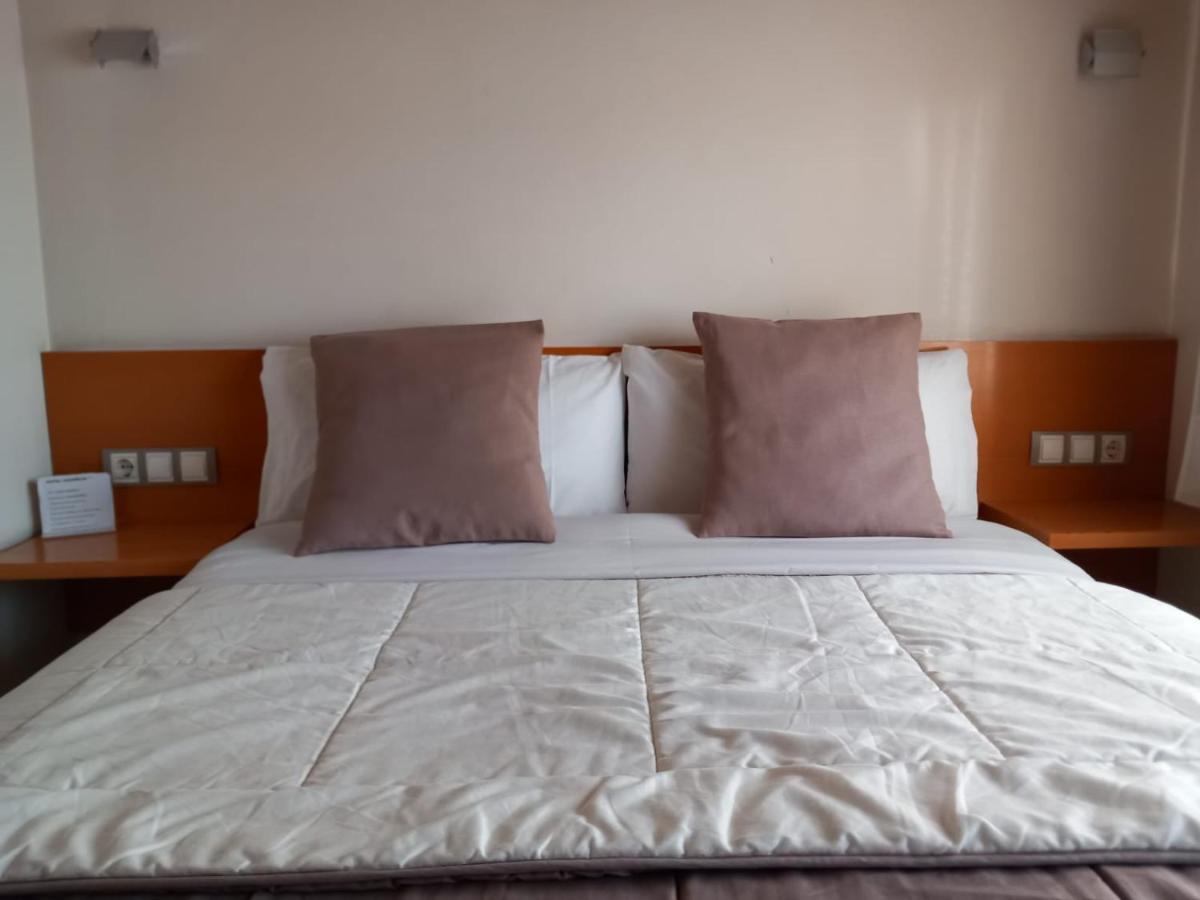 מונבלאן Hotel Viaurelia מראה חיצוני תמונה
